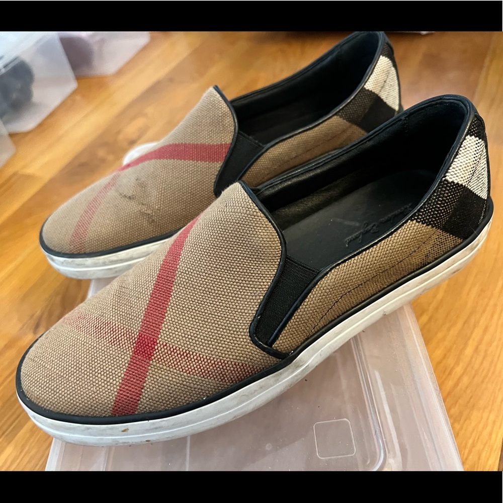 ORIGINAL BURBERRY SNEAKERS